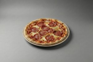 Salami pizza